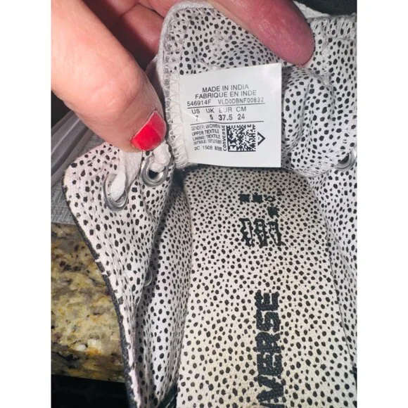 Converse Chuck Taylor All Star Low-Top Sneaker Black/White 7.5 Skater Athletic - Picture 5 of 10